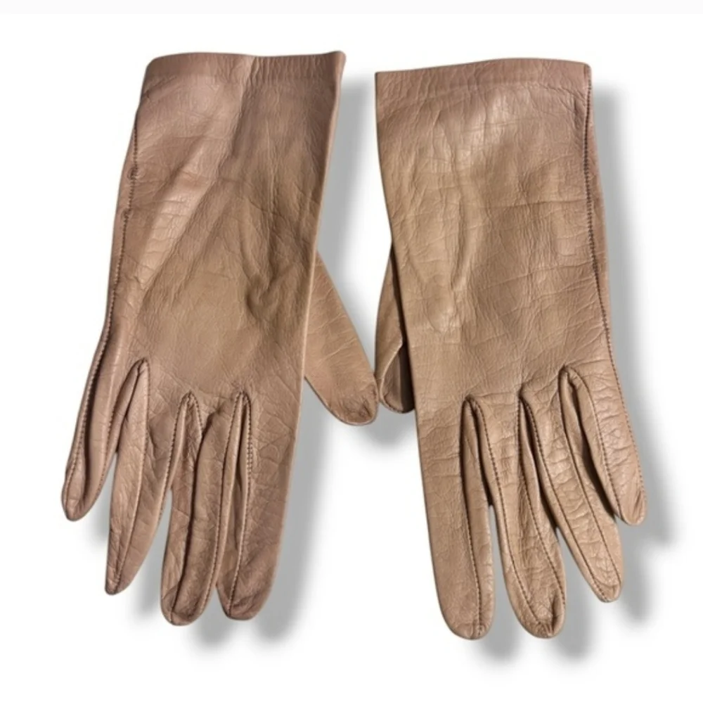 VINTAGE Tan Calfskin Wrist Length Gloves Size 6 1/2 VINTAGE